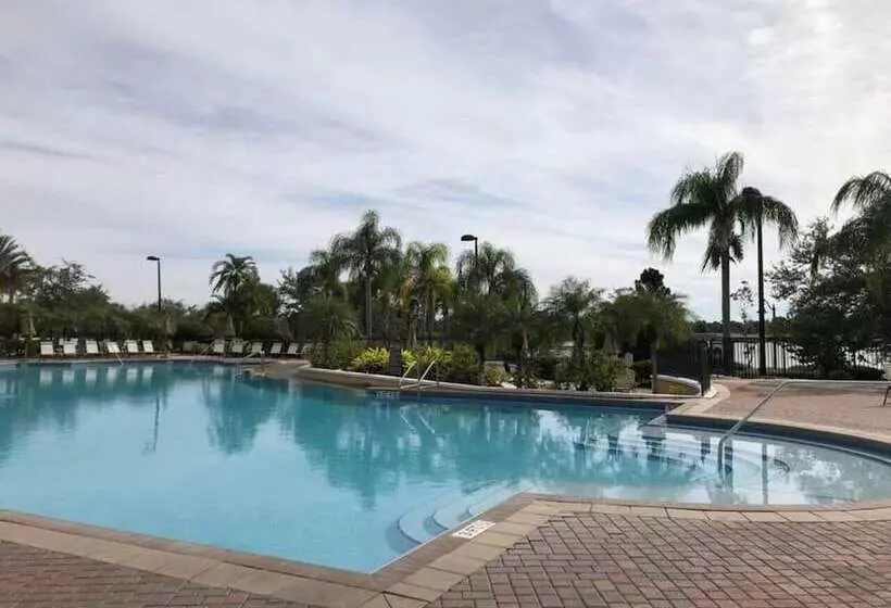 Tideview 166 · New Ultra Modern & Super Clean 3 Full Suites
