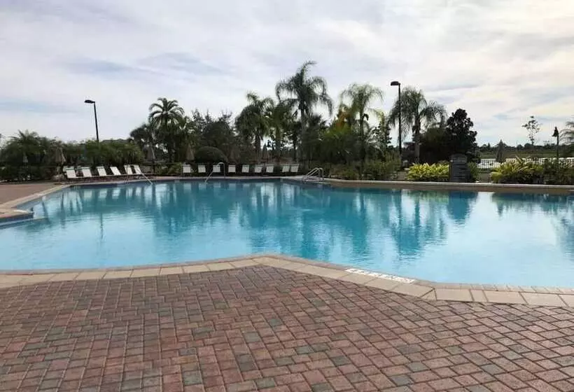 Tideview 166 · New Ultra Modern & Super Clean 3 Full Suites