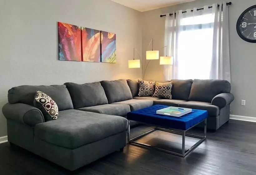 Tideview 166 · New Ultra Modern & Super Clean 3 Full Suites