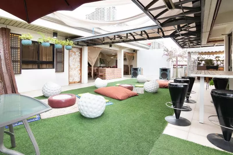 Hotelli 870 Hostel By Oyo Rooms