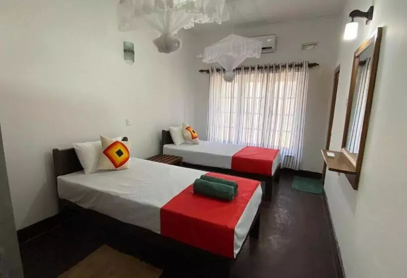 تختخواب و صبحانه Kanchan Beach Front Villa