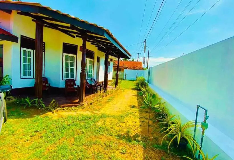 تختخواب و صبحانه Kanchan Beach Front Villa