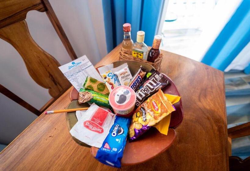 هتل Blue Skies Beach Resort