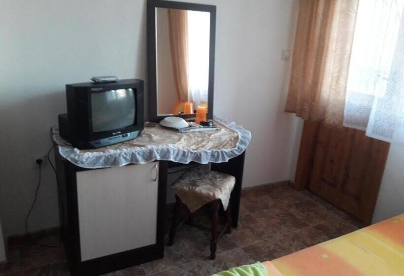 پانسیون Georgievi Guest House