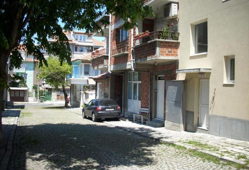 پانسیون Georgievi Guest House