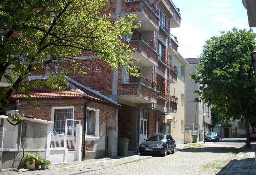 پانسیون Georgievi Guest House