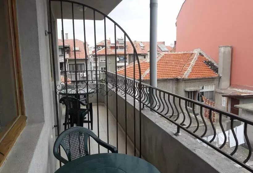 پانسیون Georgievi Guest House