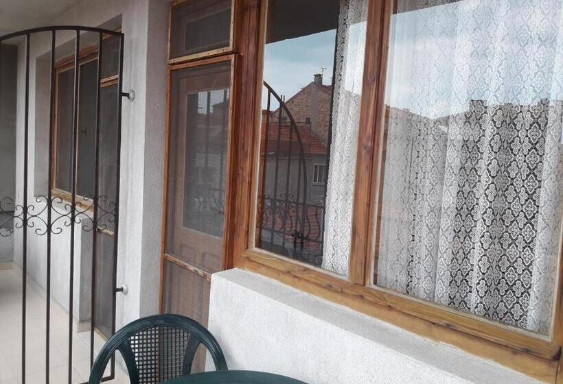 پانسیون Georgievi Guest House