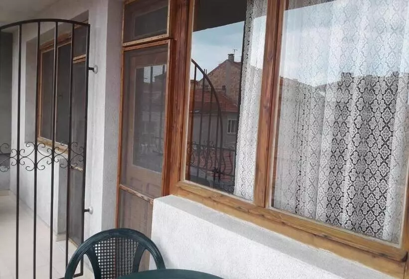 پانسیون Georgievi Guest House