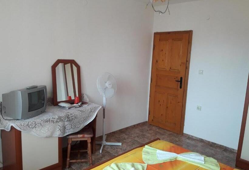 پانسیون Georgievi Guest House