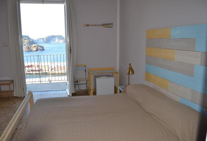 פנסיון Maridea   Camere Con Vista Al Porto