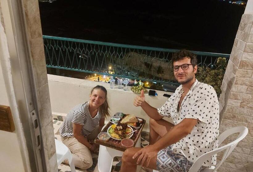 پانسیون The Old House