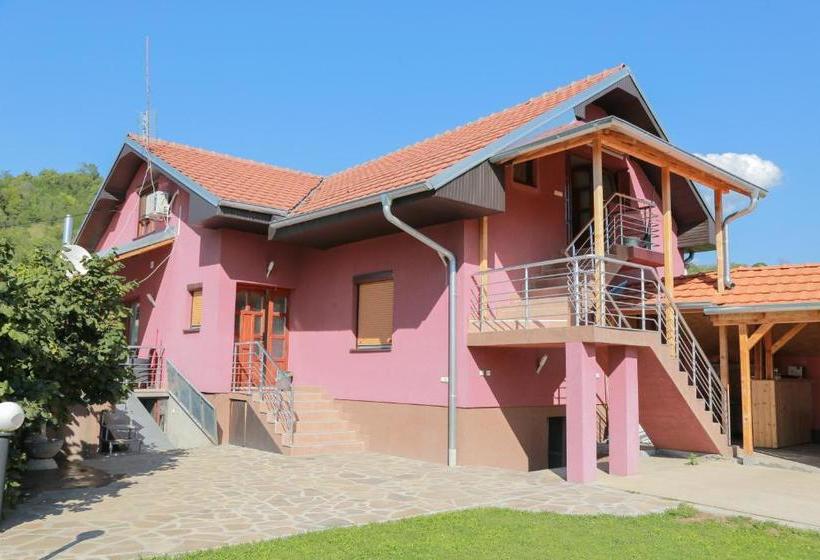 ベッドアンドブレックファースト Vila Viktori