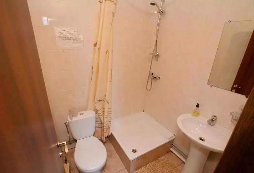 ホテル Kotsarskaya Street 19