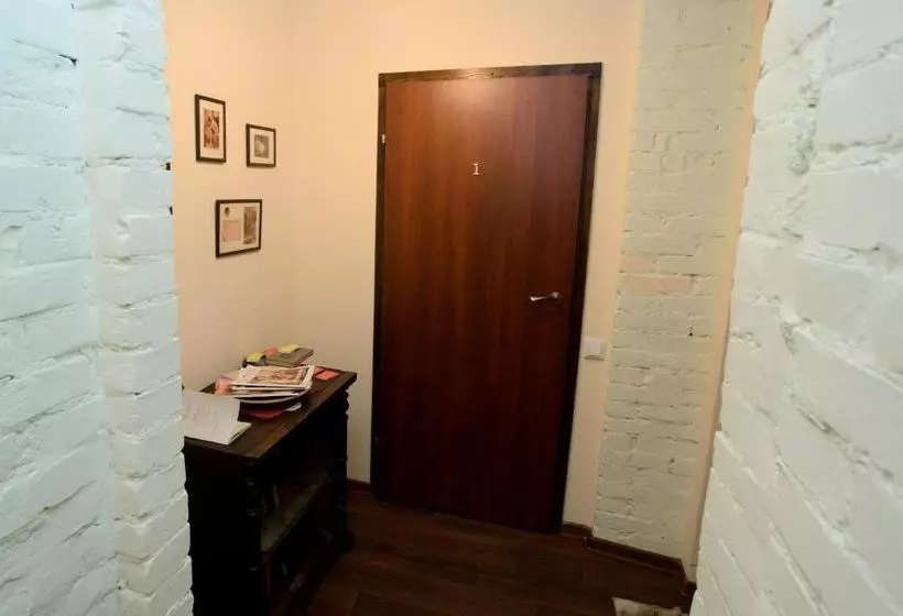 ホテル Kotsarskaya Street 19