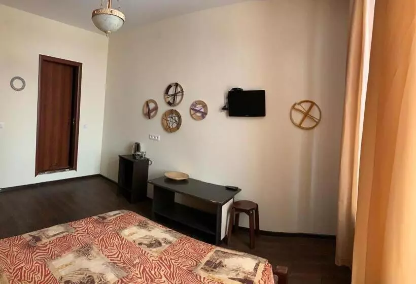 ホテル Kotsarskaya Street 19