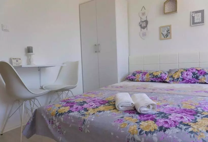 پانسیون Apartmani Ogi 1