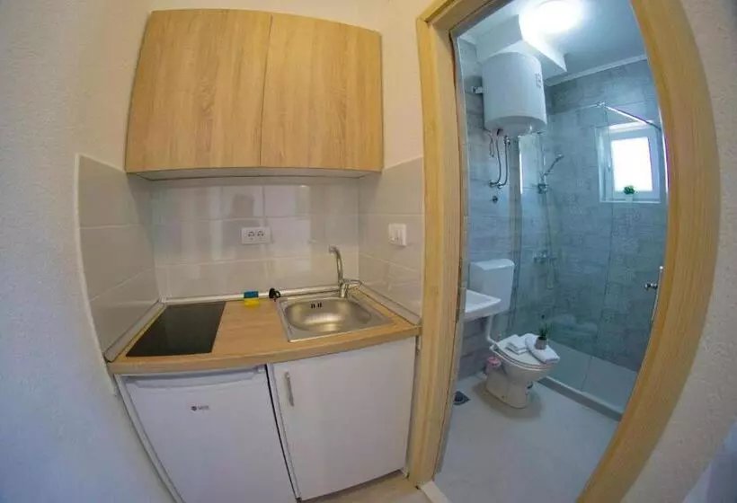 پانسیون Apartmani Ogi 1
