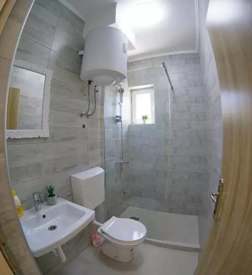 پانسیون Apartmani Ogi 1