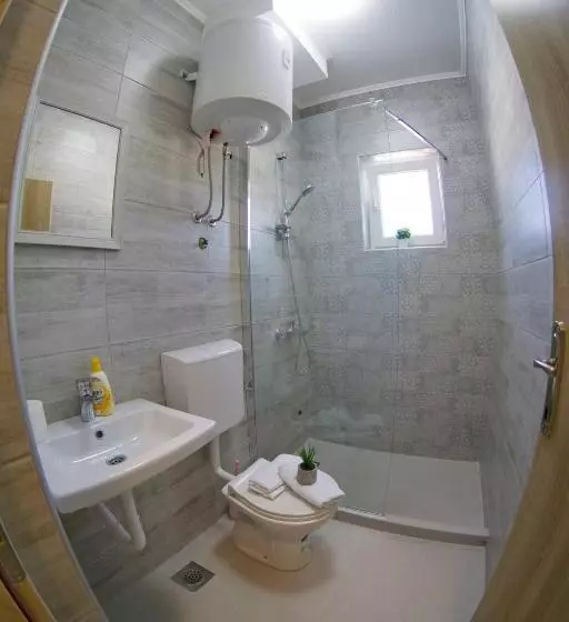 پانسیون Apartmani Ogi 1