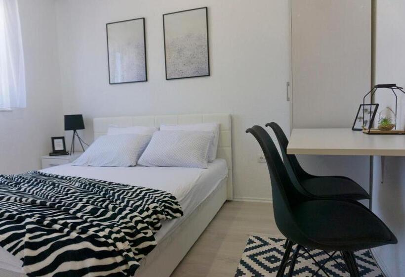 پانسیون Apartmani Ogi 1