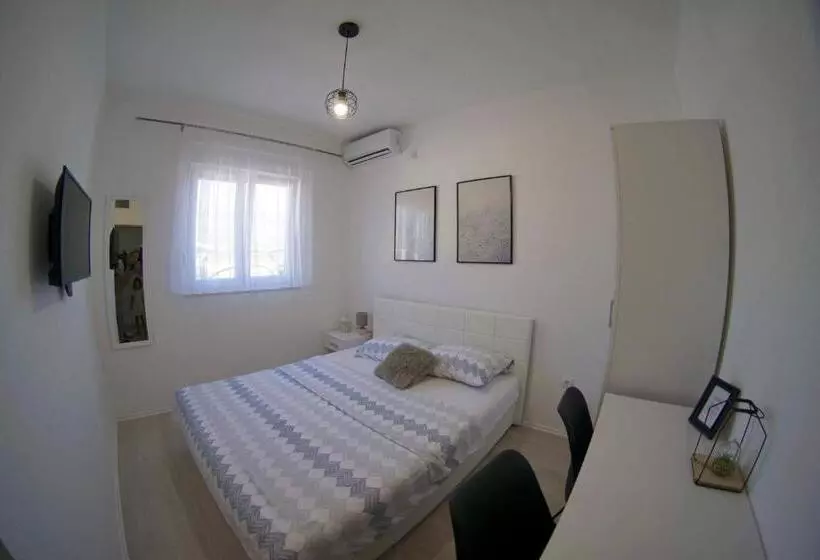 پانسیون Apartmani Ogi 1