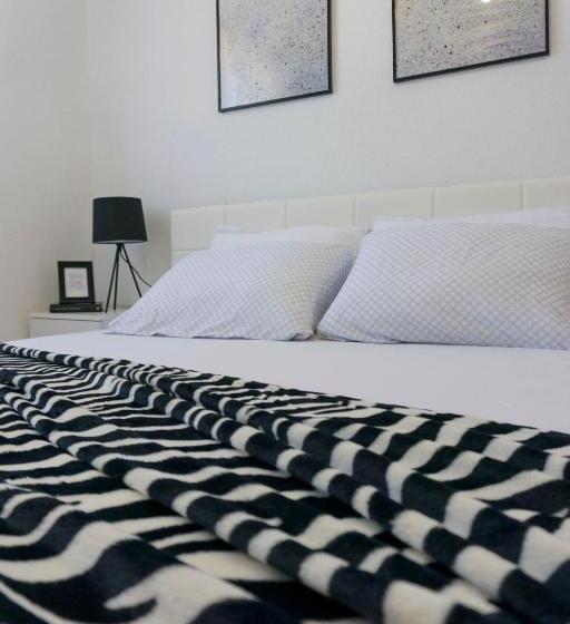 پانسیون Apartmani Ogi 1