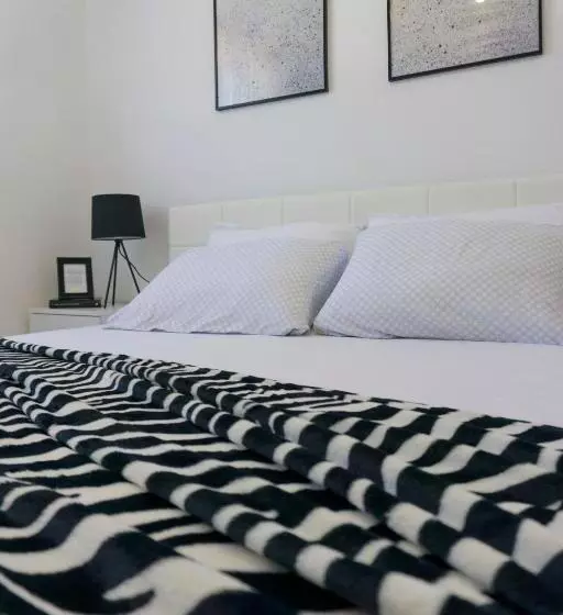 پانسیون Apartmani Ogi 1