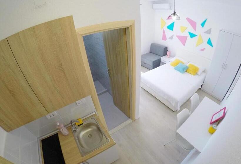 پانسیون Apartmani Ogi 1