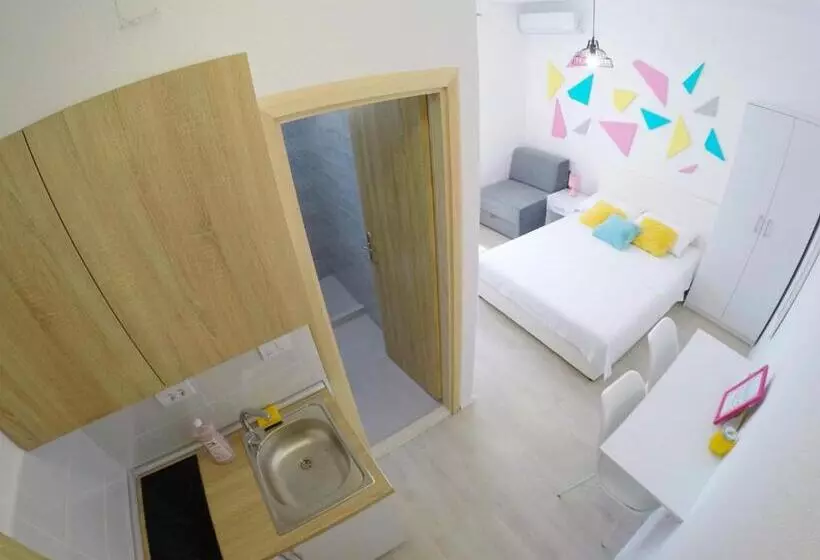 پانسیون Apartmani Ogi 1
