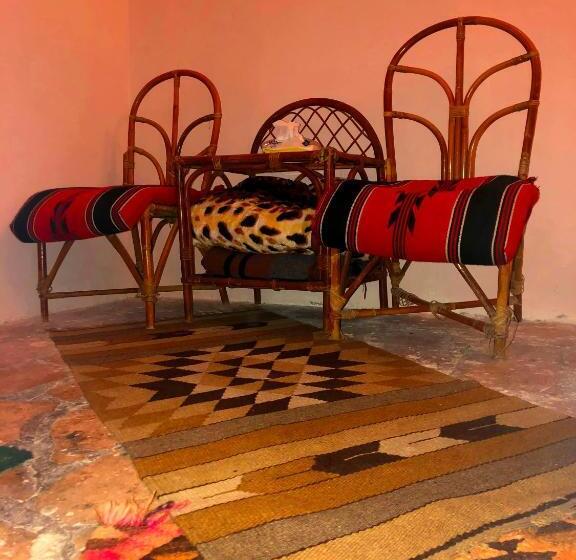 پانسیون The Orient Home