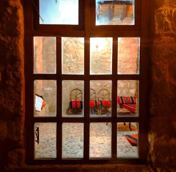 پانسیون The Orient Home