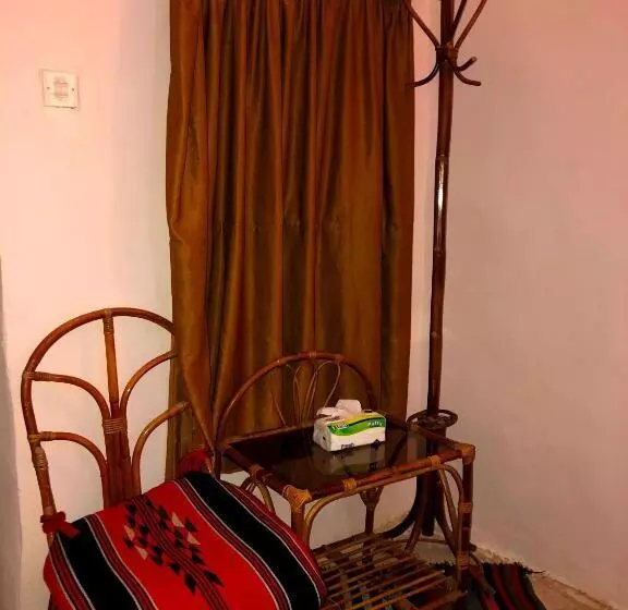 پانسیون The Orient Home