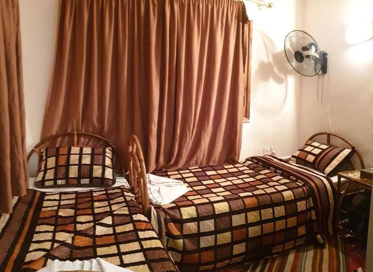 پانسیون The Orient Home