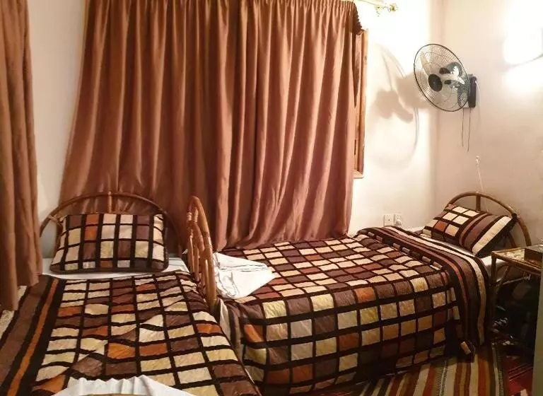 پانسیون The Orient Home