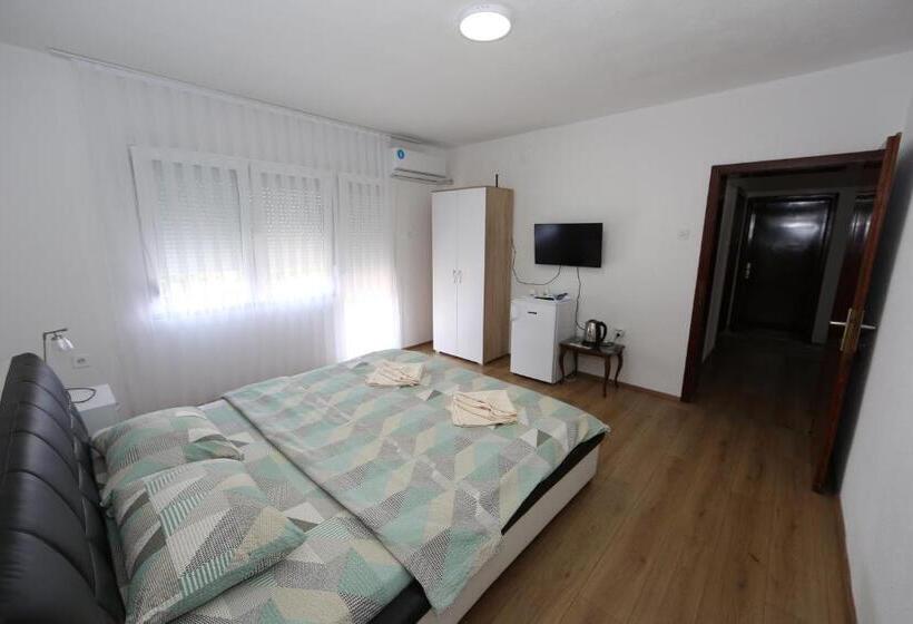 پانسیون Villa Rita