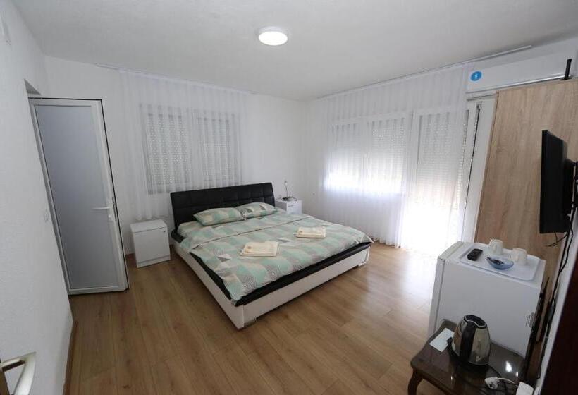 پانسیون Villa Rita