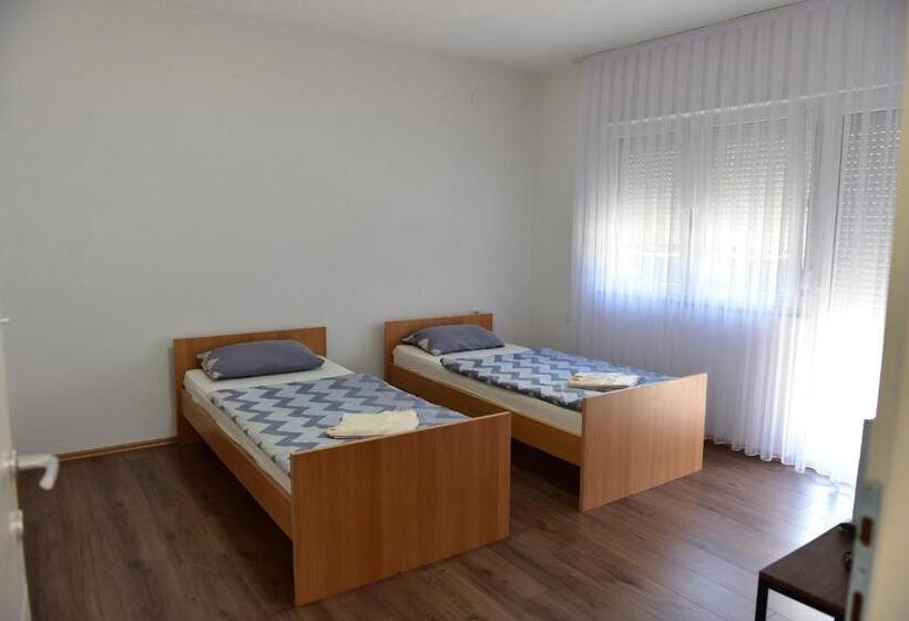 پانسیون Villa Rita