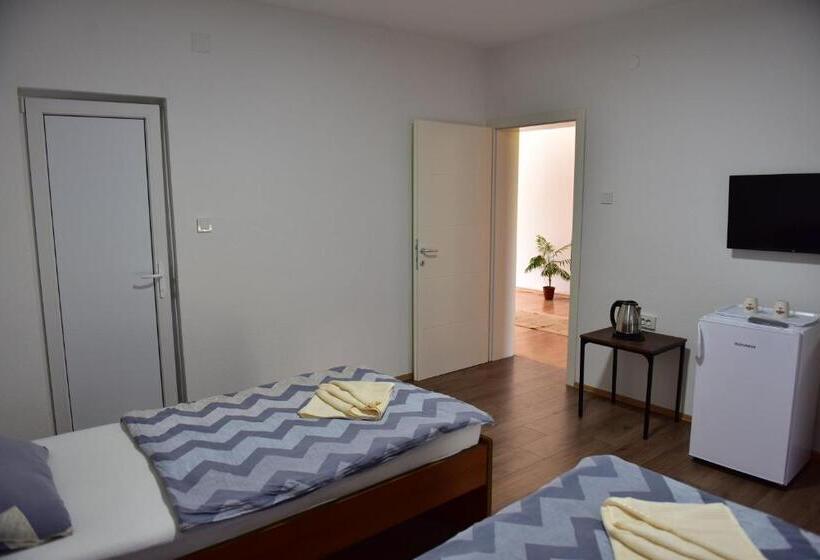 پانسیون Villa Rita