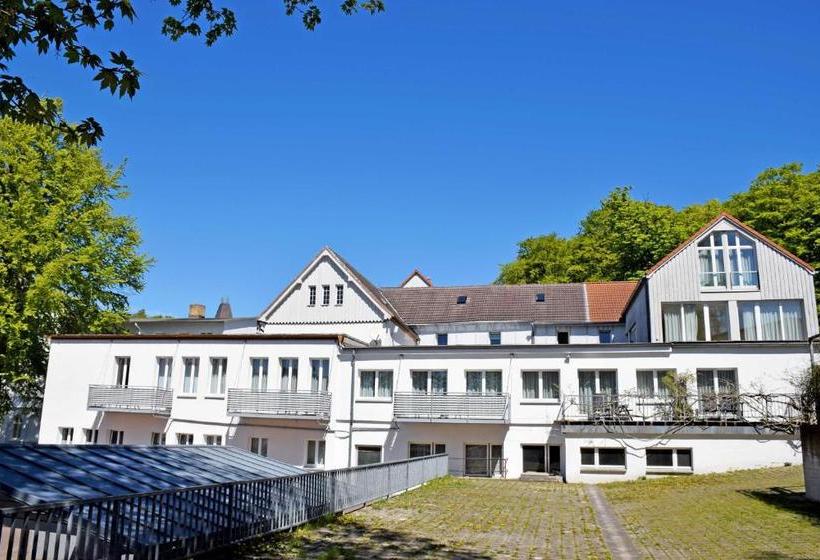 Wilhelms Hostel Im Ostseebad Sellin