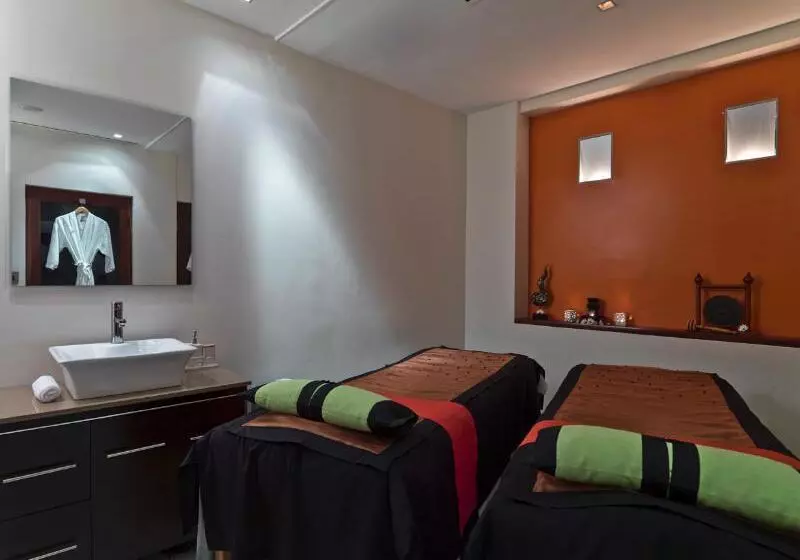 Amora Hotel Jamison Sydney