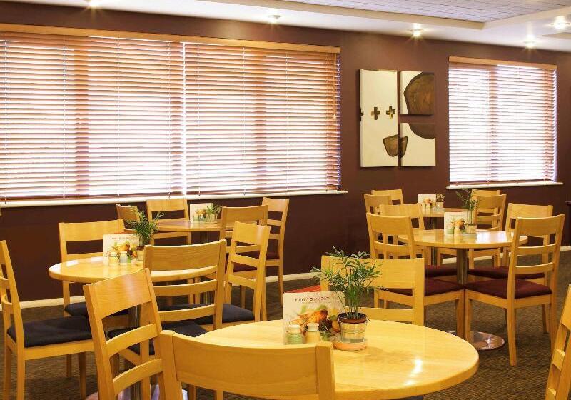 Отель Ibis Chesterfield North  Barlborough