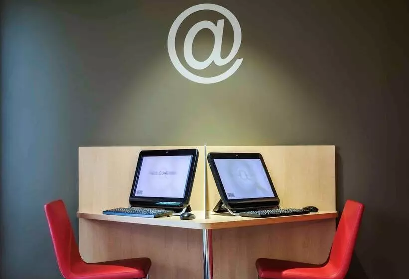 Hotelli Ibis Cornella