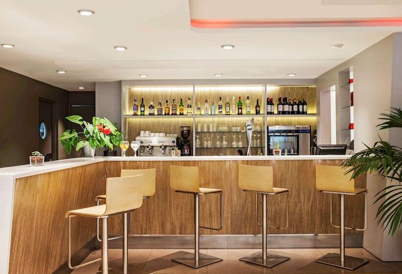 Hôtel Ibis Cornella