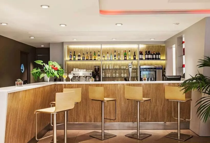 Hotelli Ibis Cornella