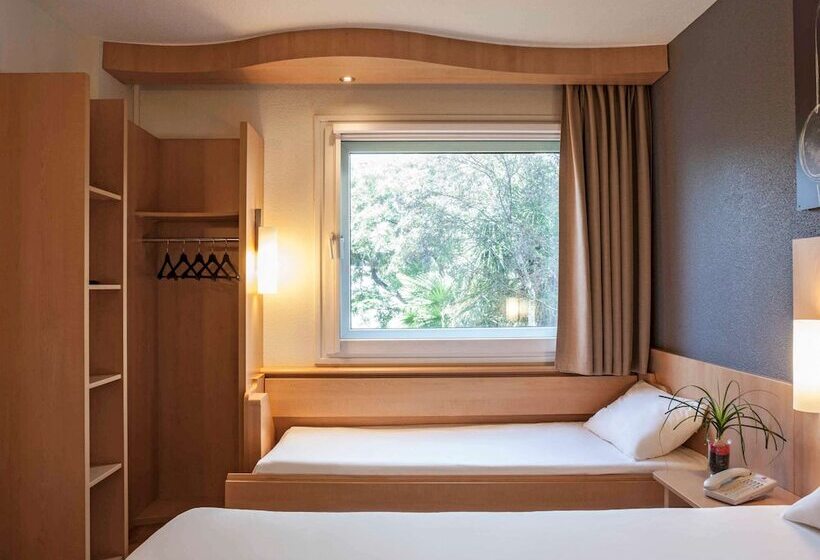 Hôtel Ibis Cornella