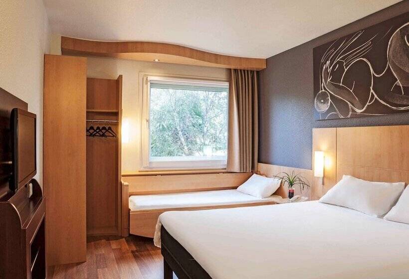 Hôtel Ibis Cornella