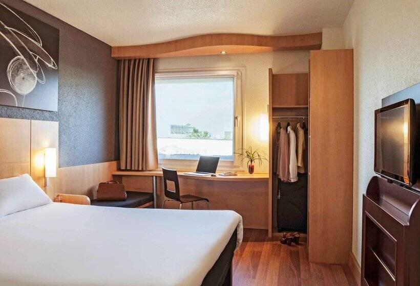 Hôtel Ibis Cornella