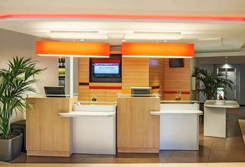 Hotelli Ibis Cornella