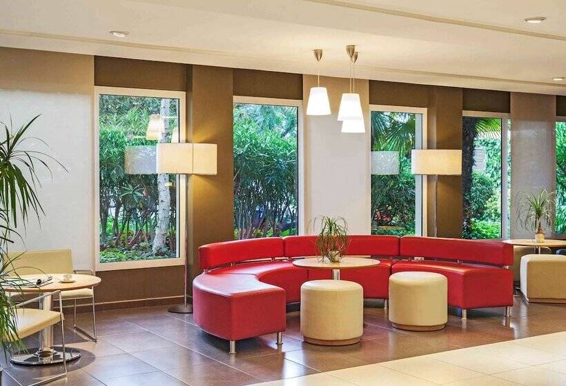 Hôtel Ibis Cornella